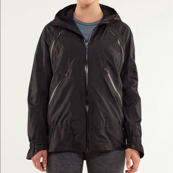 lululemon athletica Jackets & Blazers - Lululemon Run Make It Rain Jacket Size 8